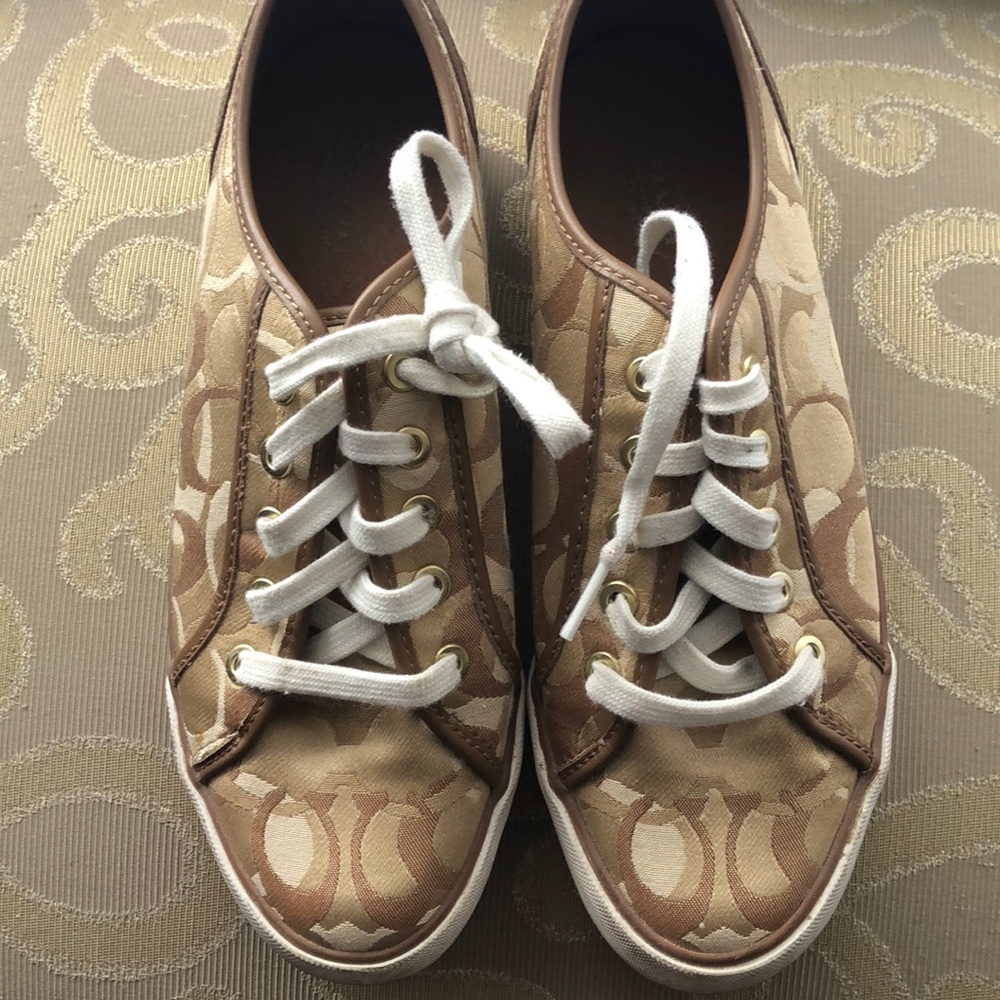 Size9 coach sneakers